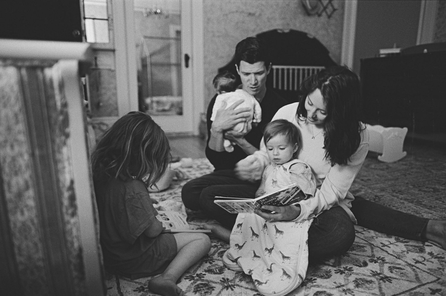 Genuine moments from a san francisco lifestyle newborn session